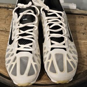 Nike air max 2011 size 10.5